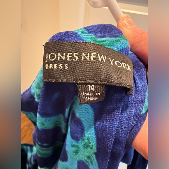 Jones New York Flattering Dress - Picture 5 of 5